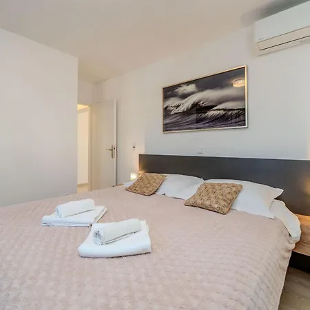 By Interhome